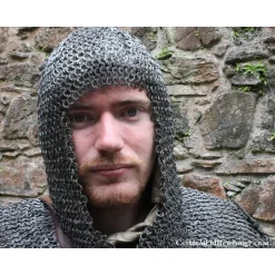 Ulfberth Maliënkap Met Vierkante Hals, Gemixt Geklonken Ringen, 6 Mm 8 Ulfberth Maliënkap Met Vierkante Hals, Gemixt Geklonken Ringen, 6 Mm -Sabels Verkoopwinkel malienkap met vierkante hals gemixt geklonken ring 2